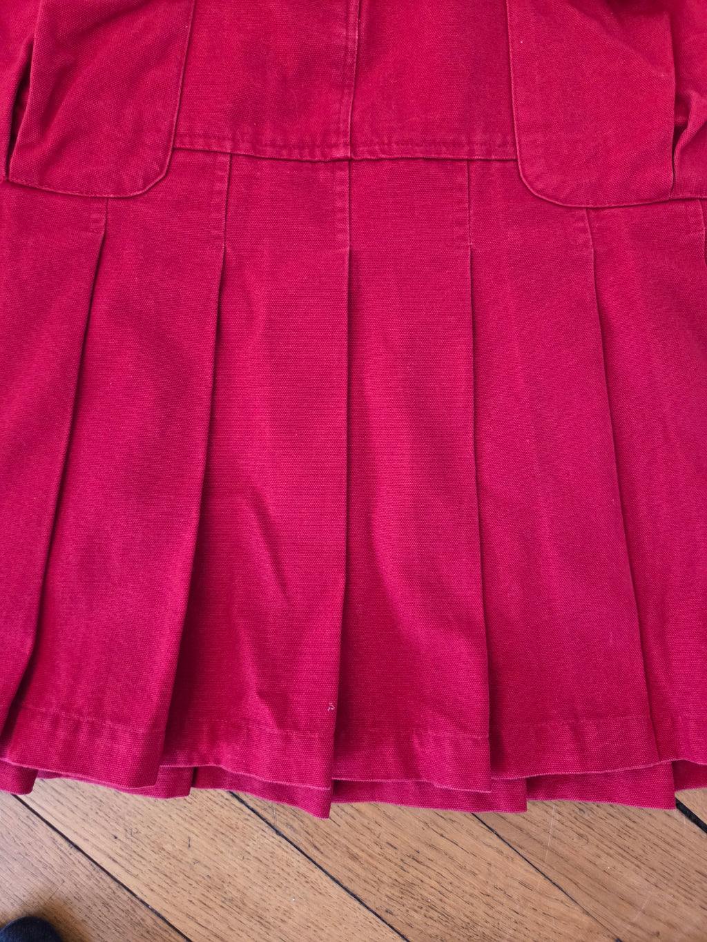 Jupe plissée rouge