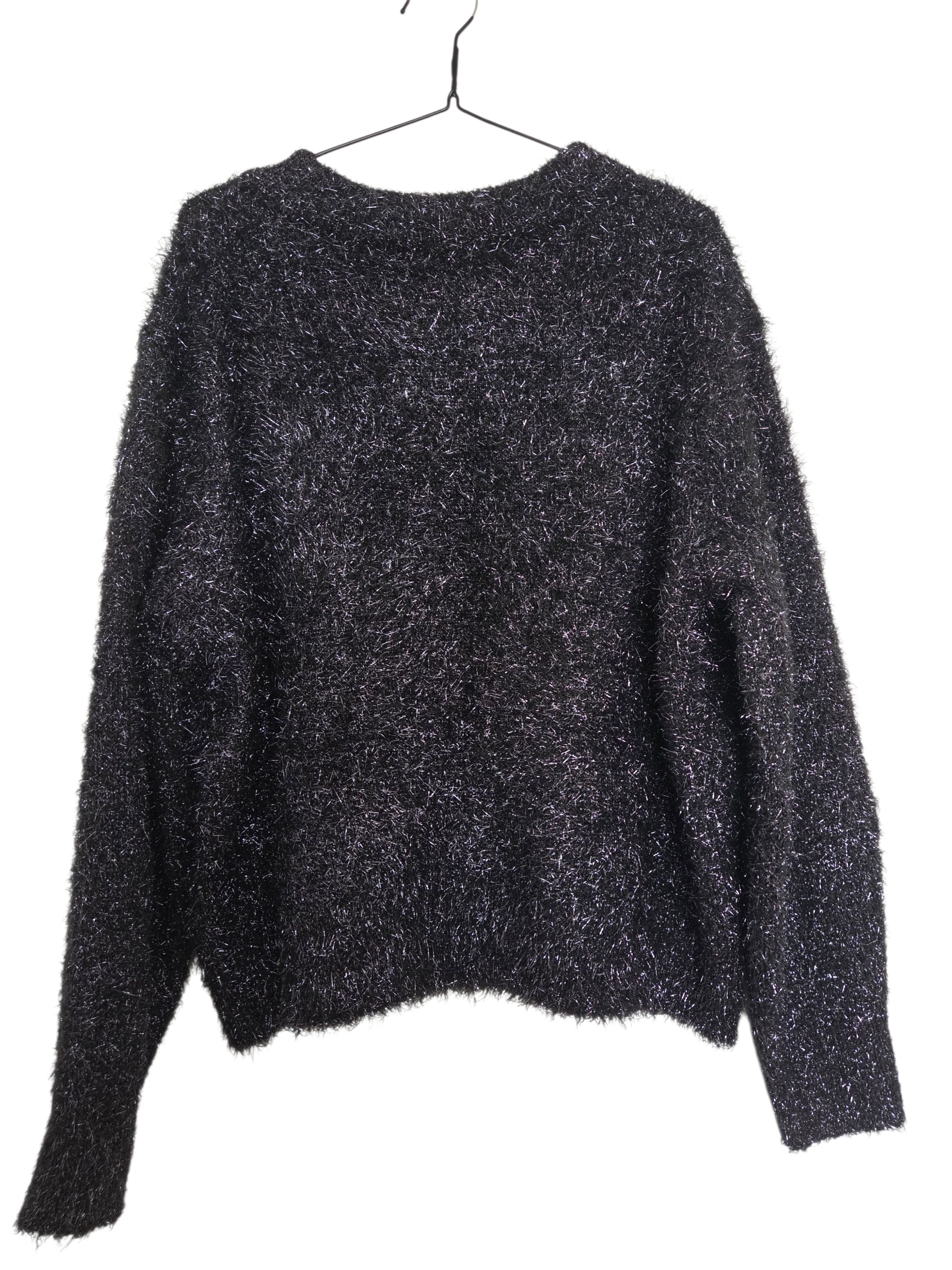 Pull style fourrure argentée