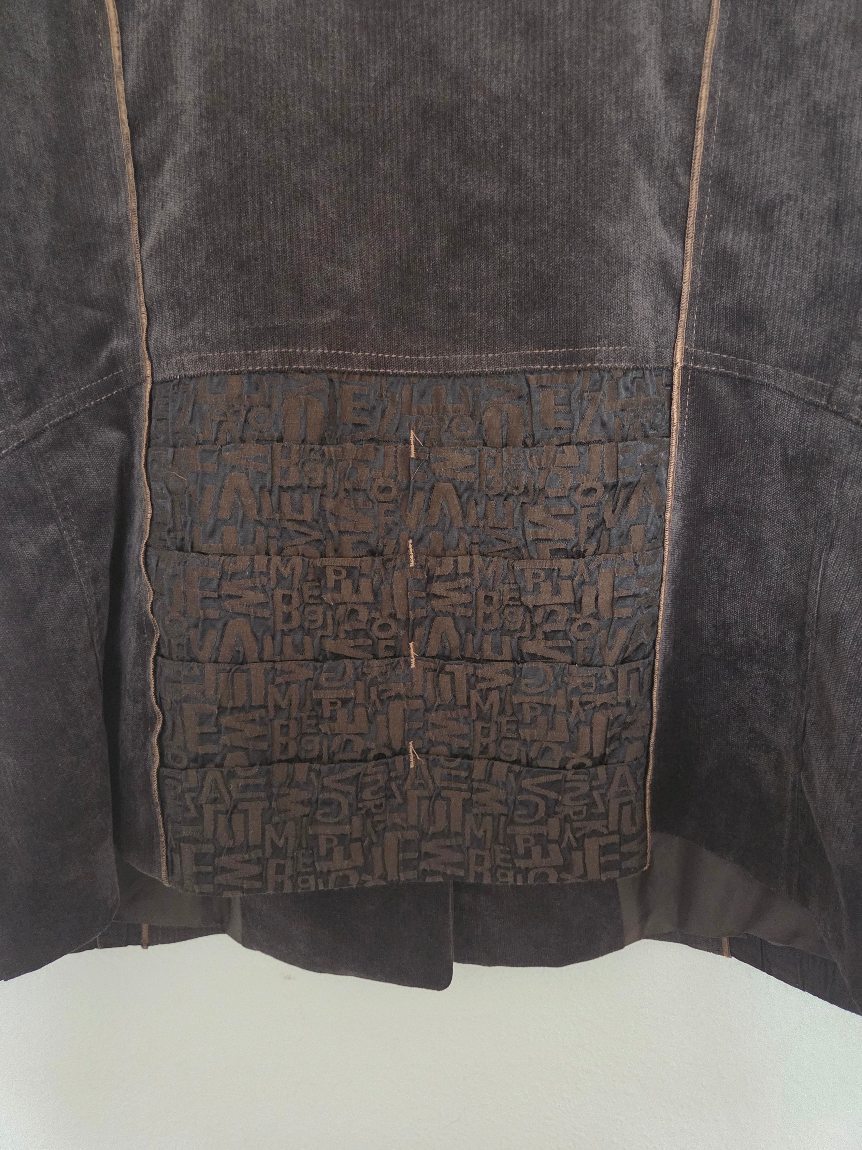 Veste avec motifs écritures