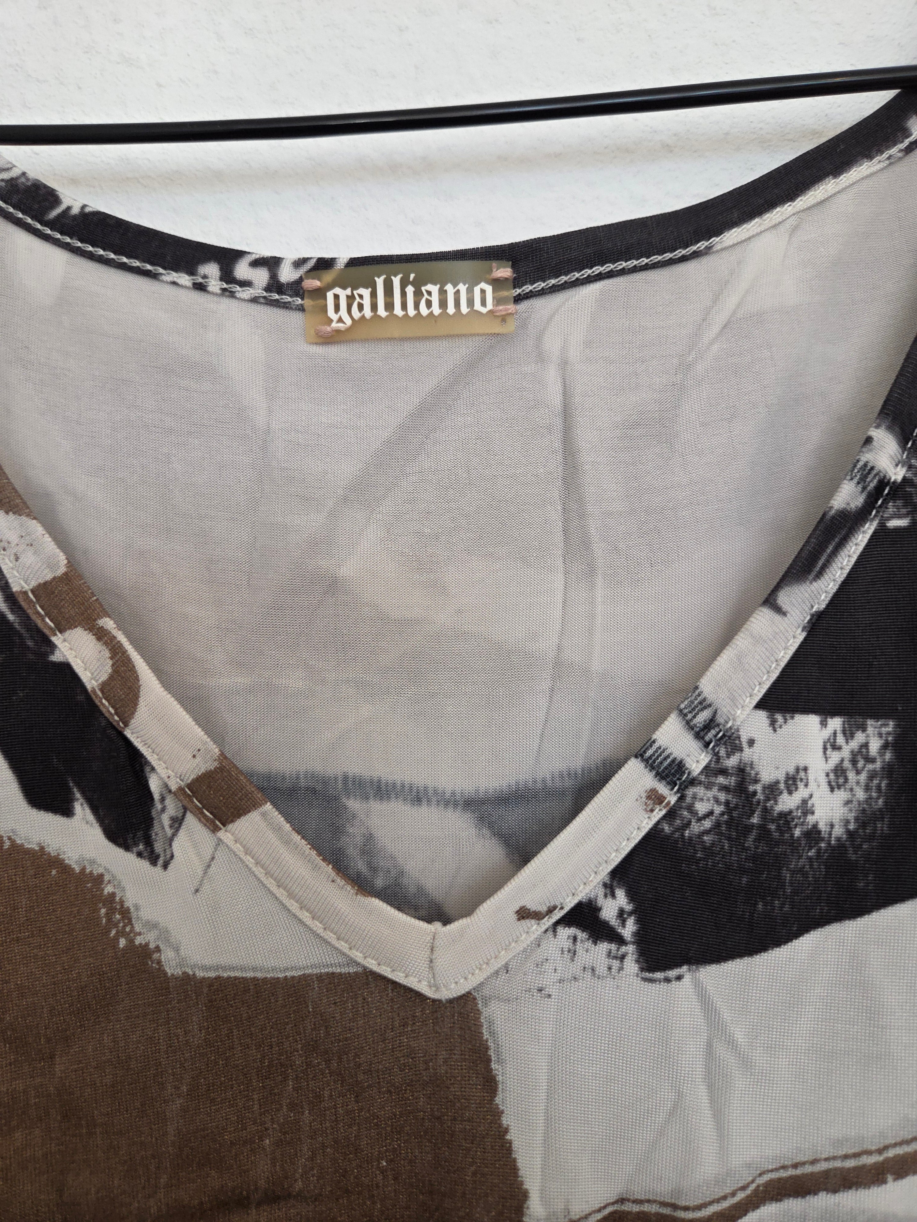 Top John Galliano