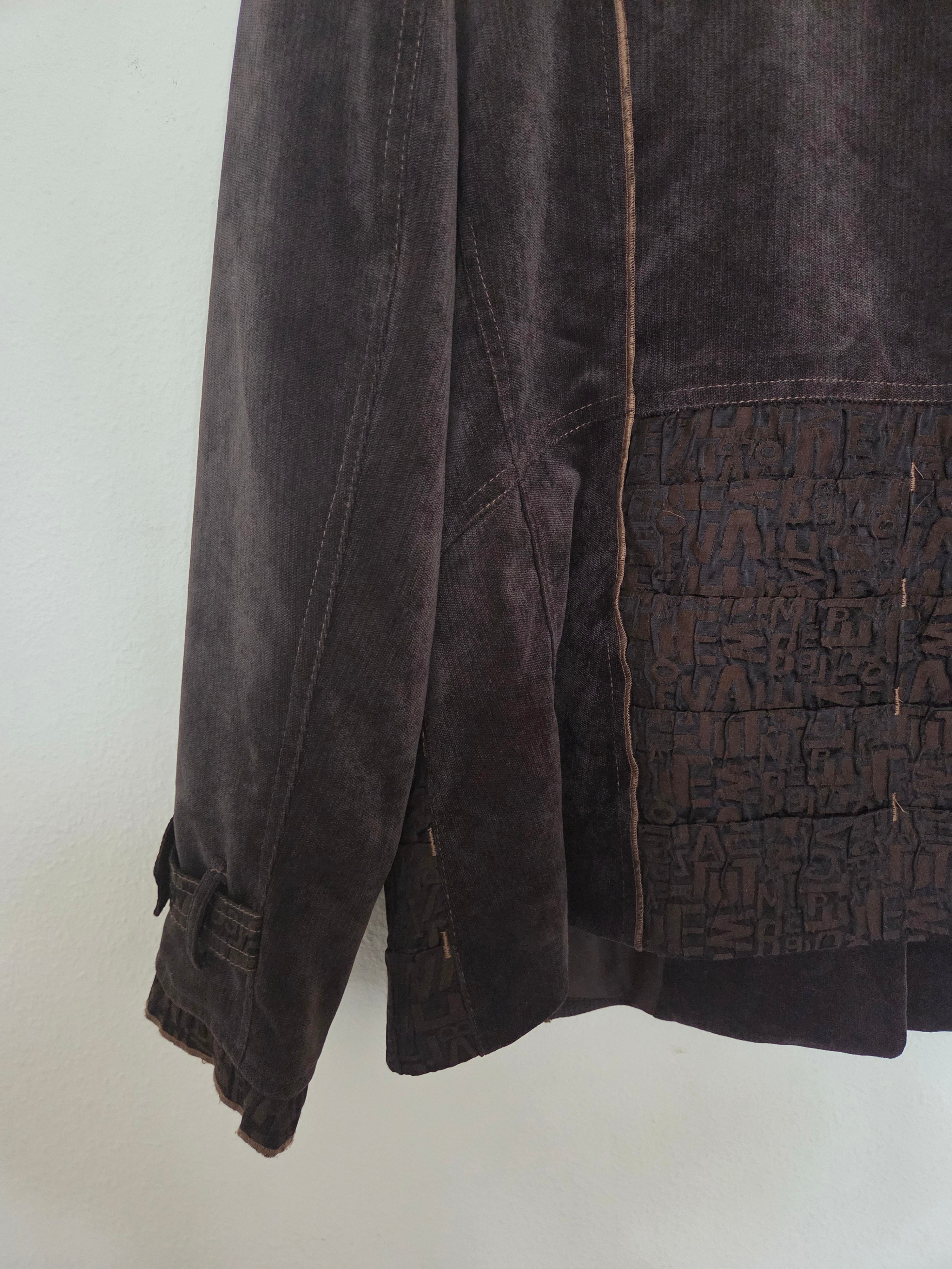 Veste avec motifs écritures