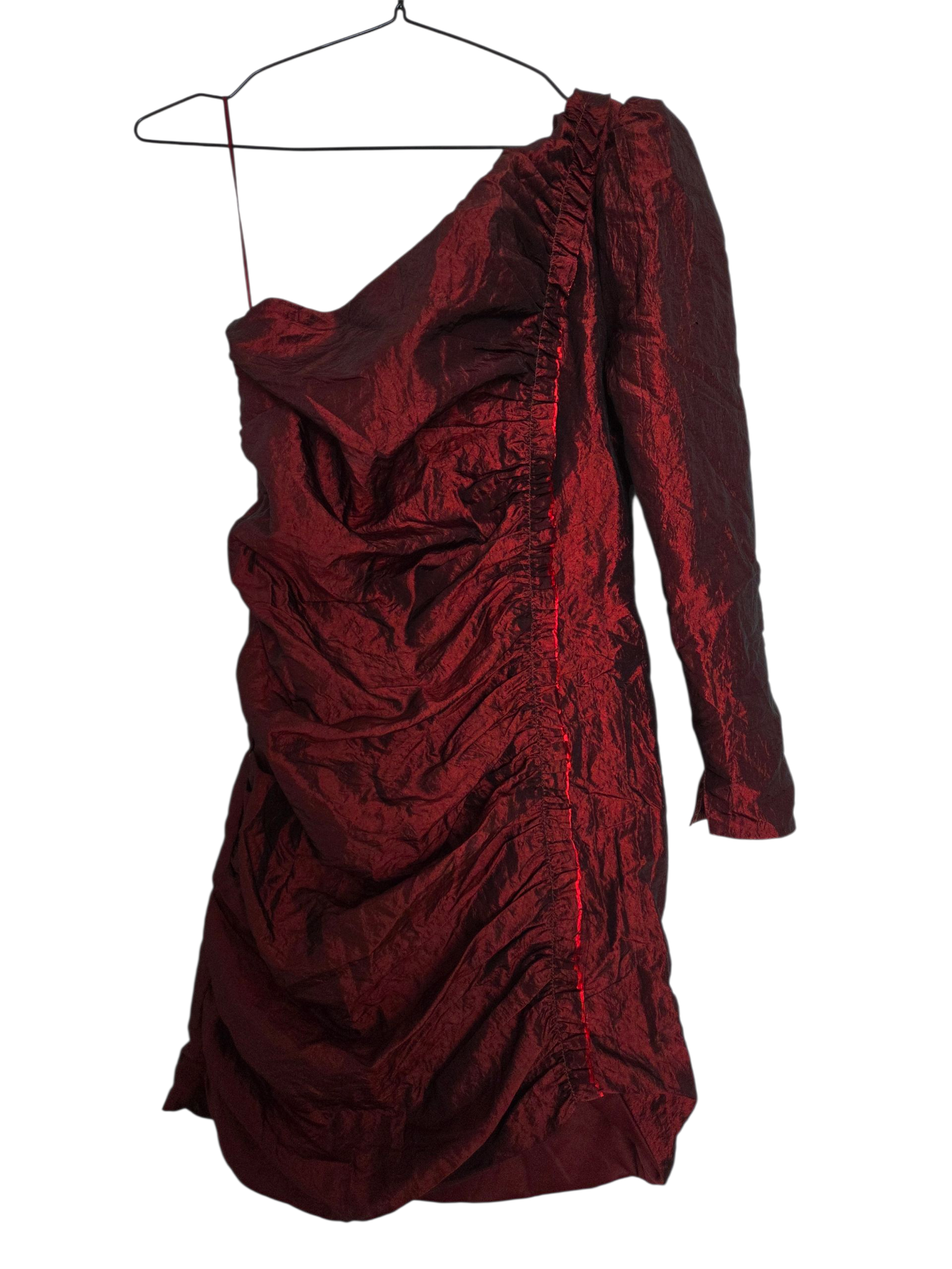 Robe rouge satinée