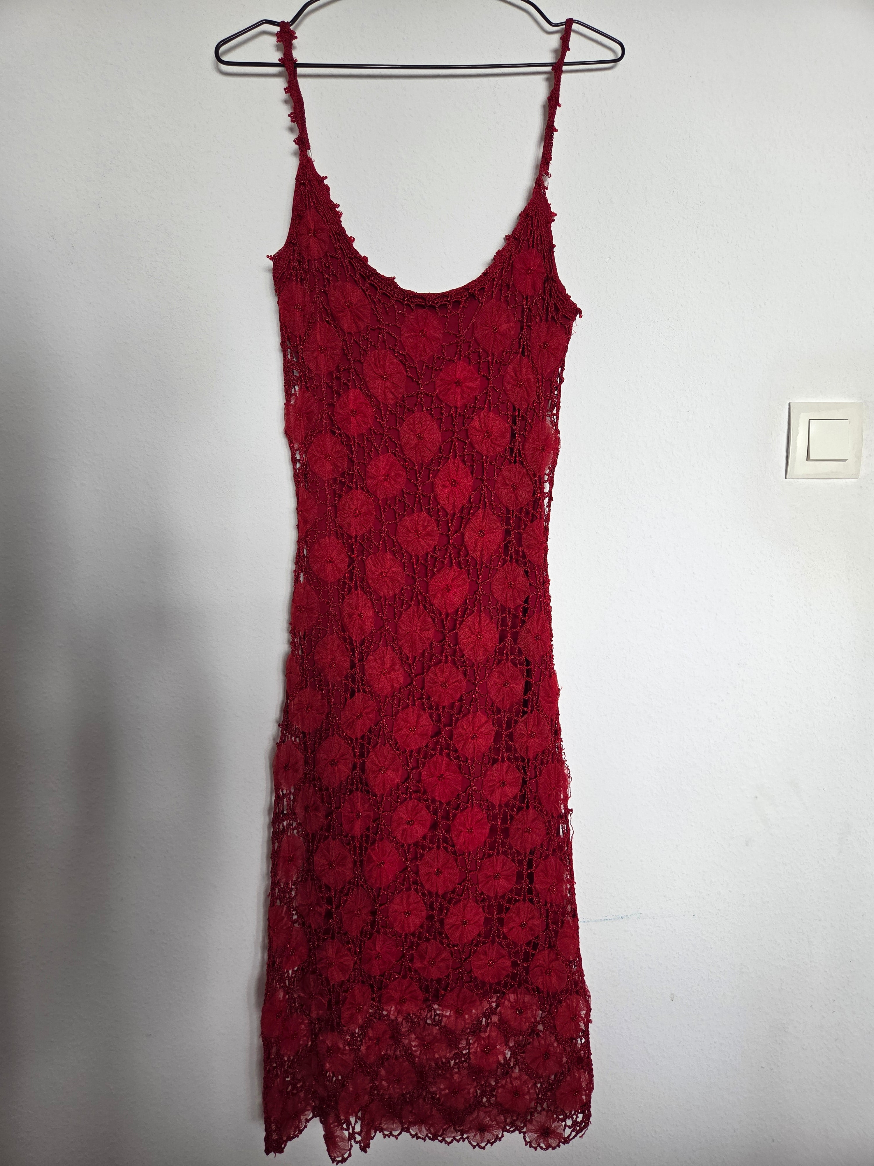 Robe perles rouges