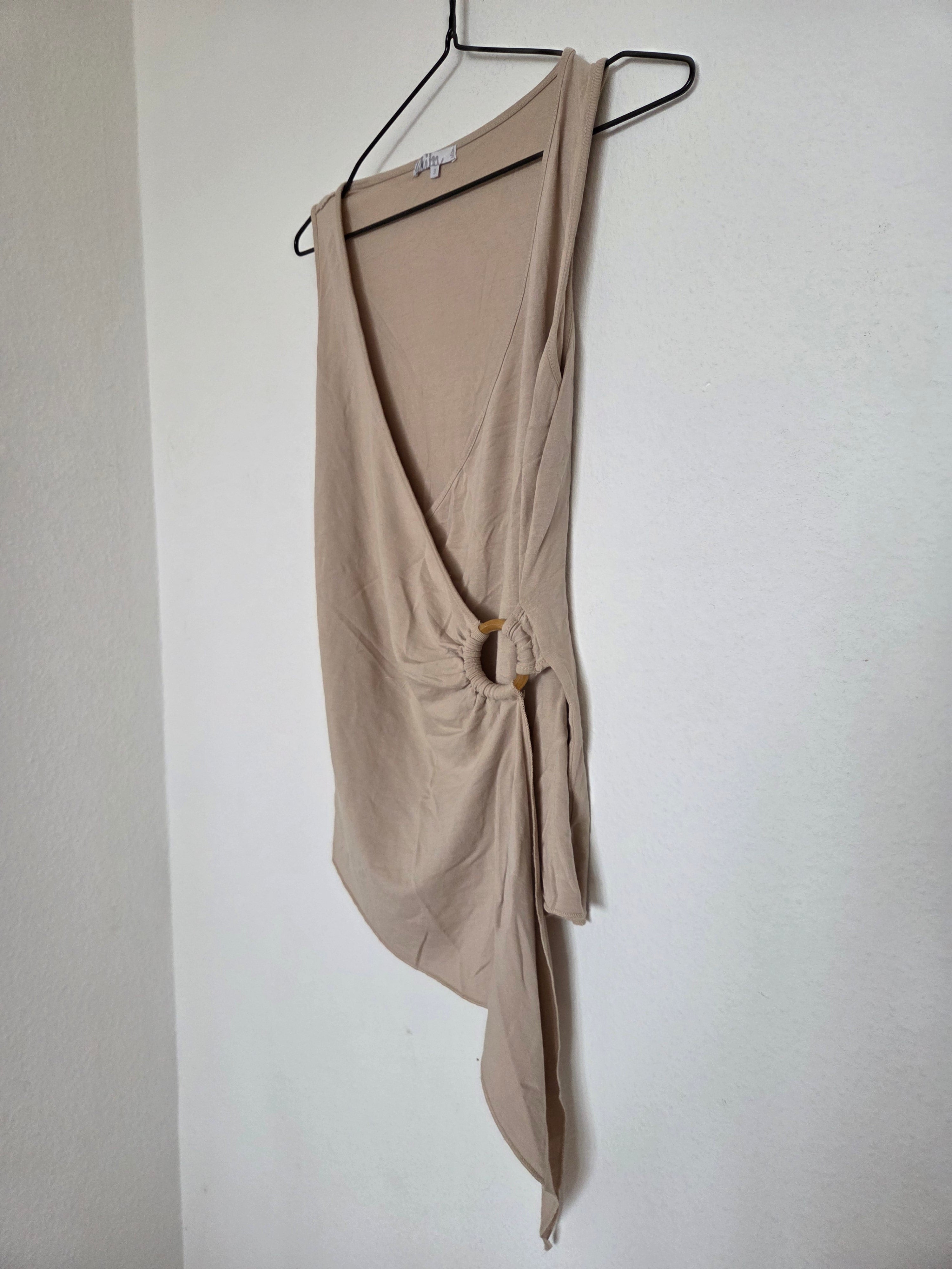 Top beige asymétrique
