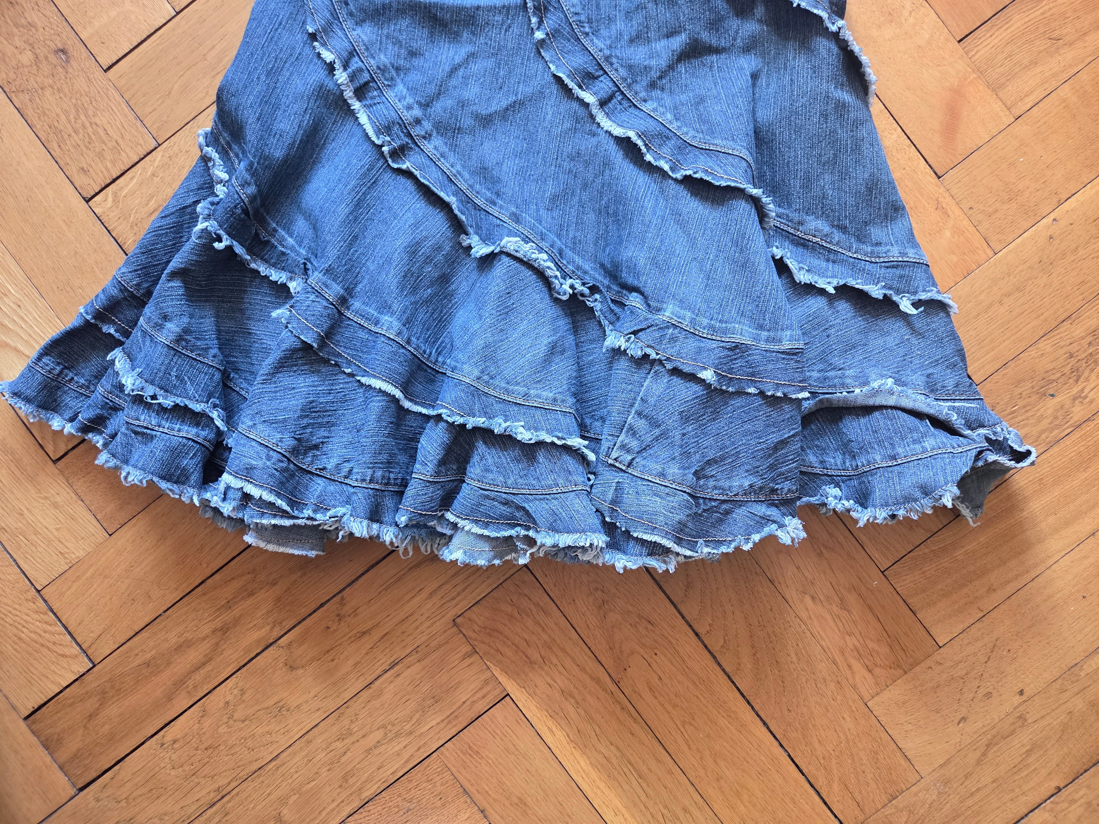 Jupe mi-longue taille haute