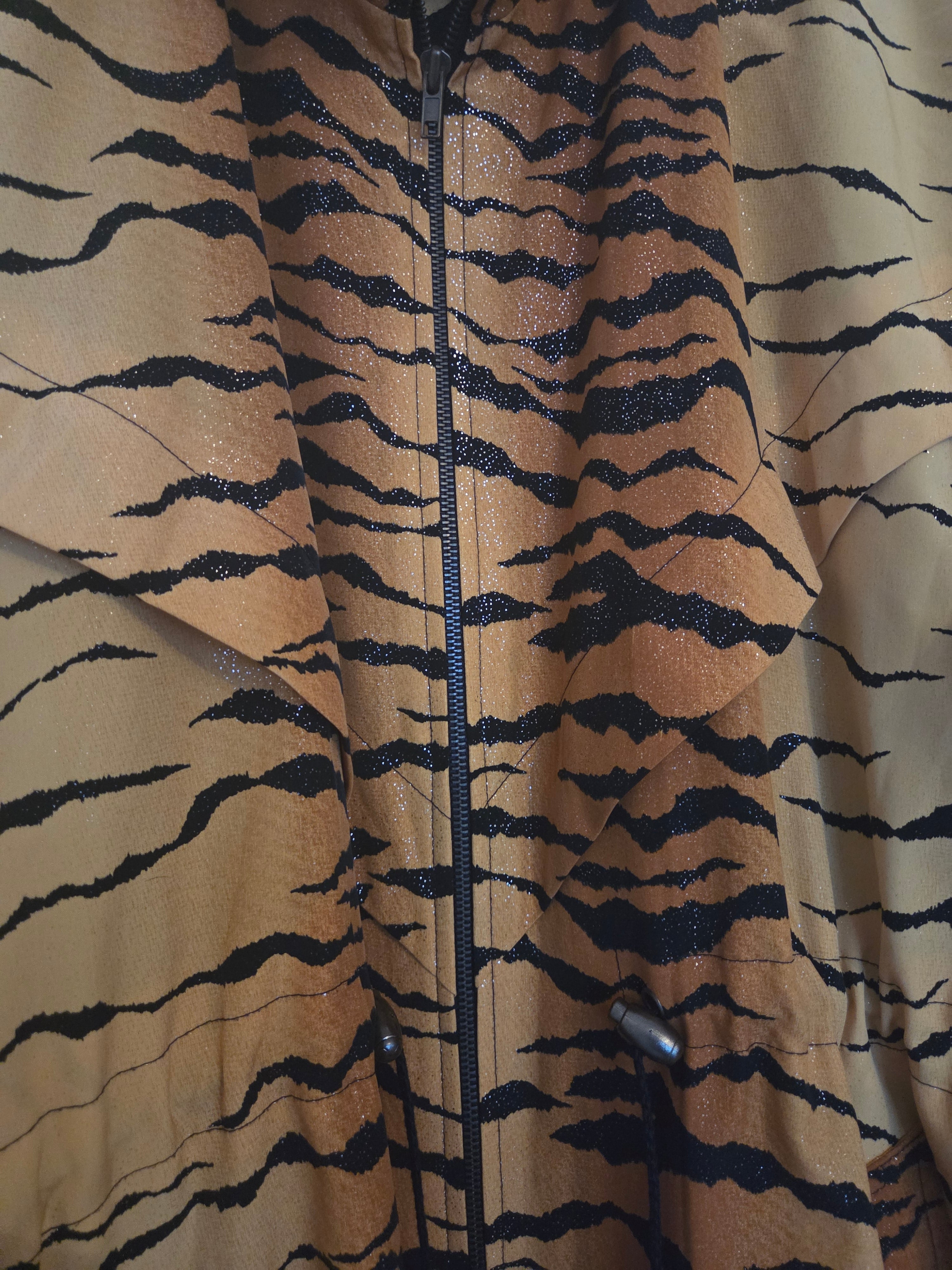 Veste tigrée brillante