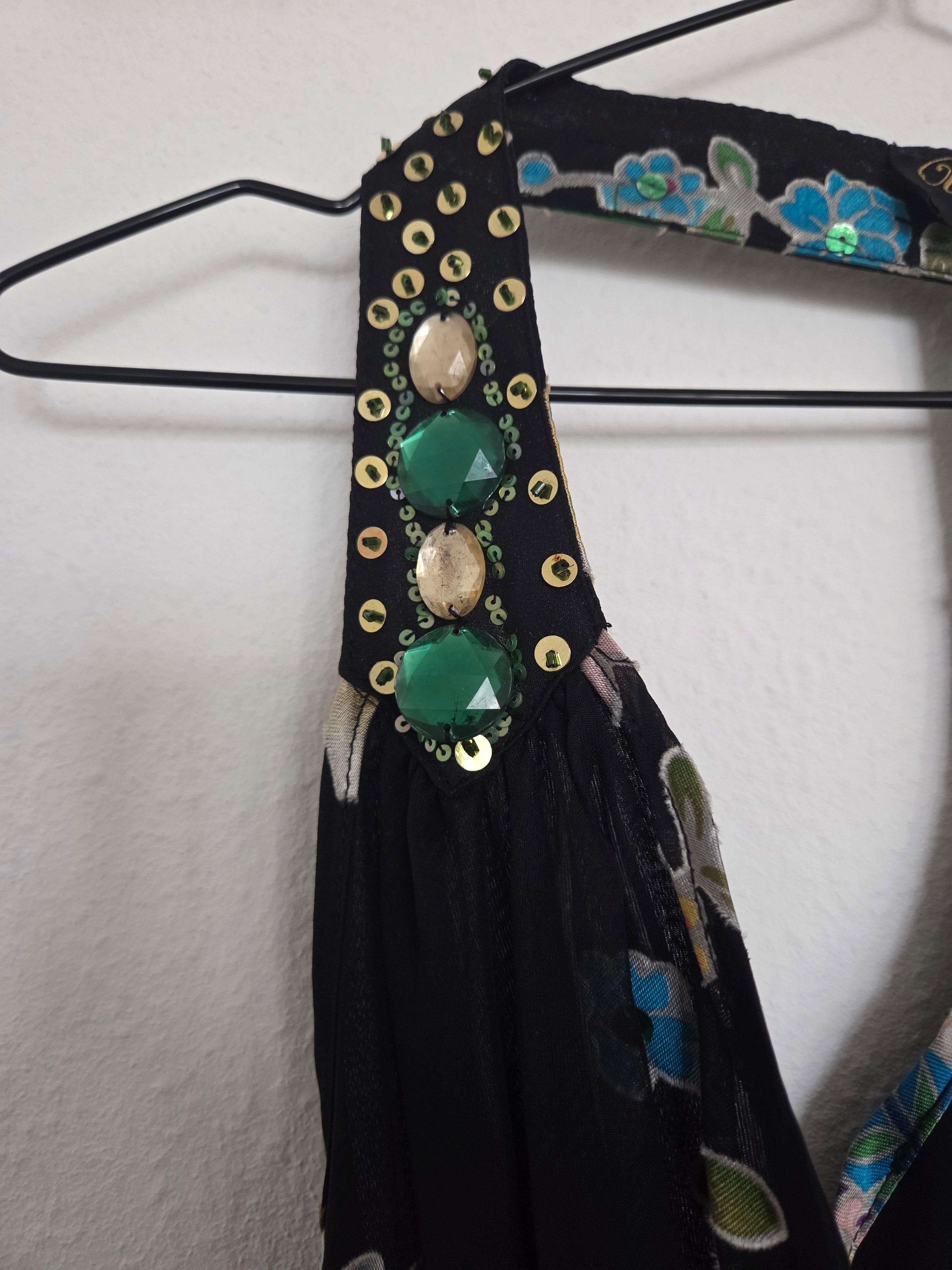 Top sequins