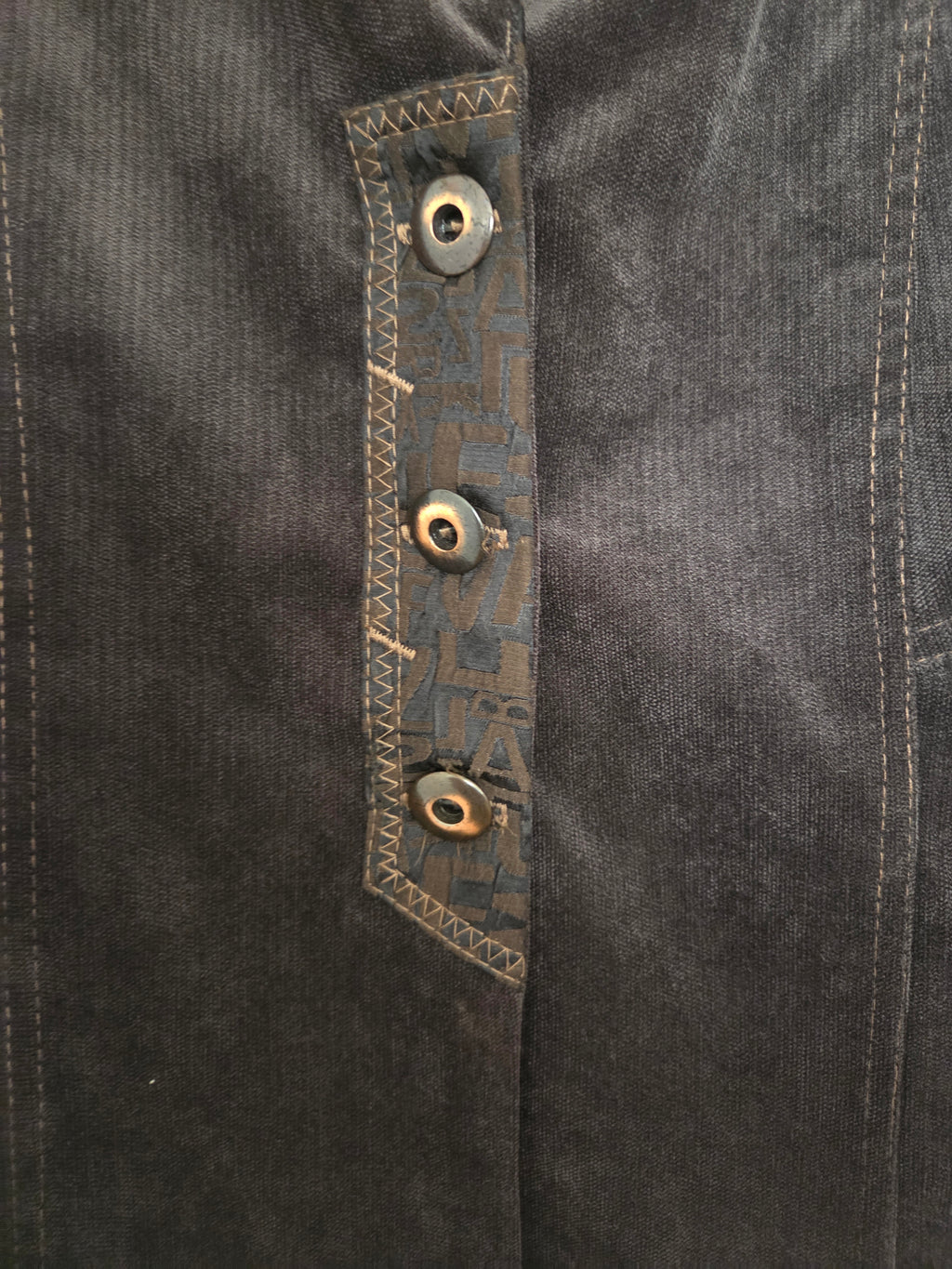 Veste avec motifs écritures