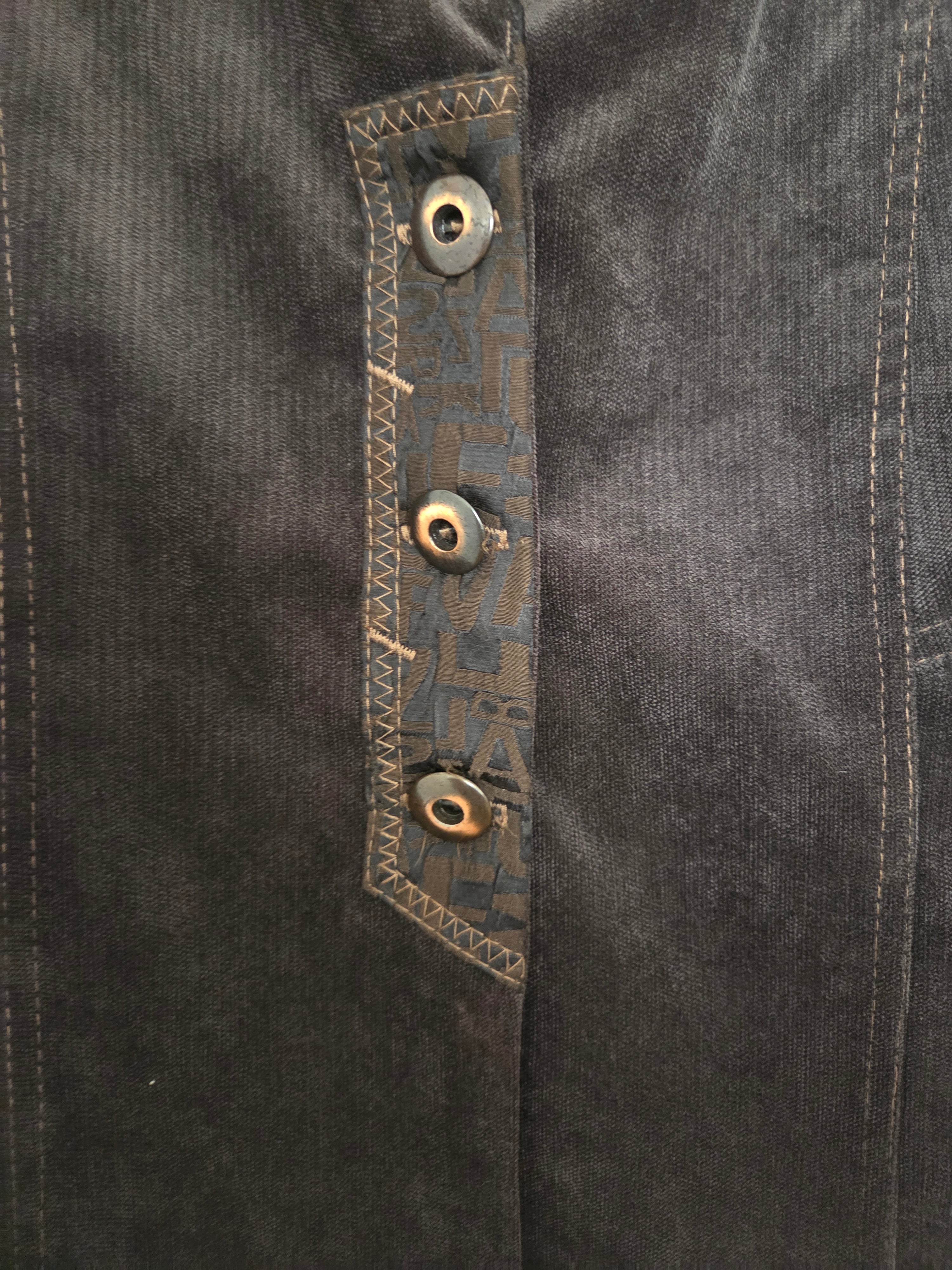 Veste avec motifs écritures